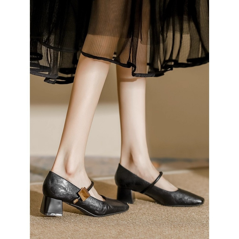 รองเท้าแมรี่เจนผู้หญิงรุ่นล่าส - Latest Women Formal Wear บทวิจารณ์และราคา