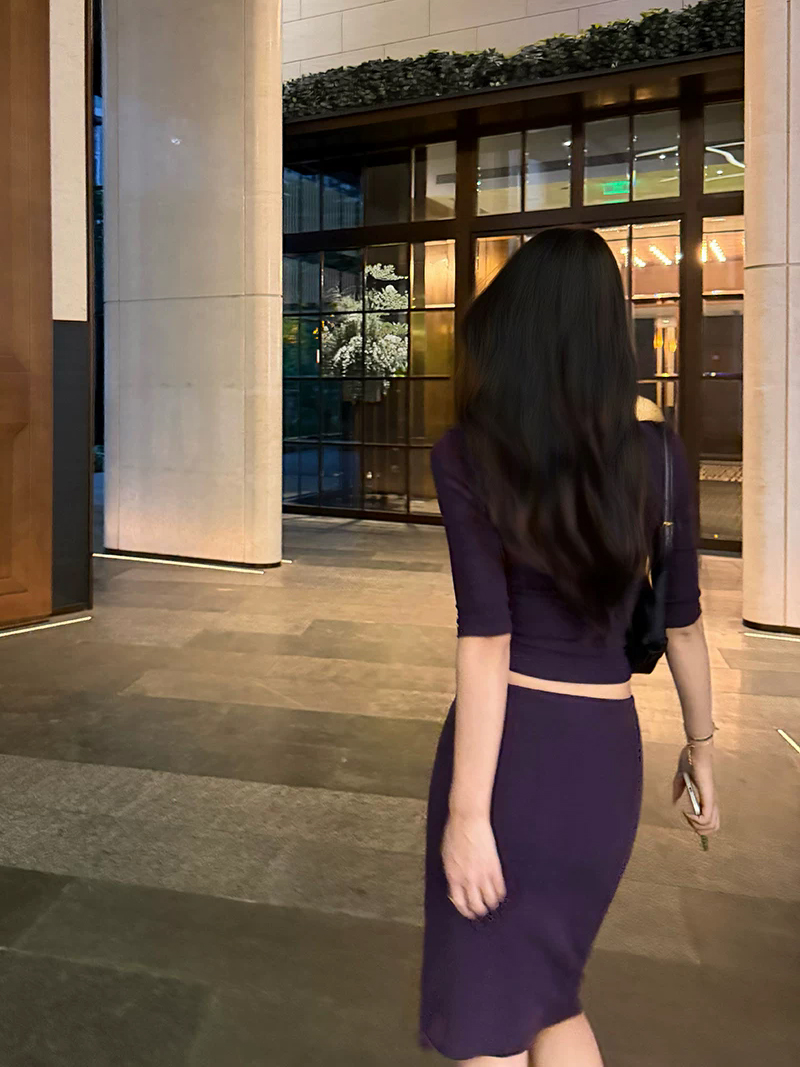 ชุดเซ็ต 2 ชิ้น เสื้อครอปแขนสั้ - Pencil Skirt Midi บทวิจารณ์และราคา